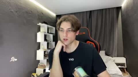 devilnut1 online show from 11-21-25, 05:00