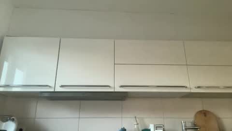 Devon online show from 12-17-25, 08:42