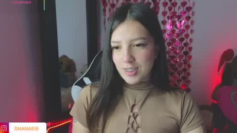 Snapshot of dhanae_tay01 chatting on 01-15-26, 09:51 Dhana online show from 01-15-26, 09:51