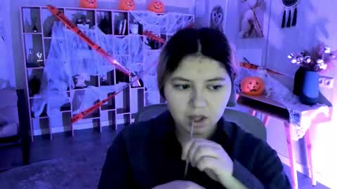 Dia online show from 10-31-25, 08:10