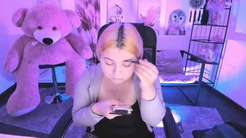 Dia online show from 12-04-25, 08:39