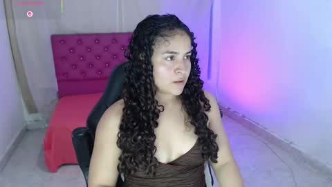 Snapshot of diana_muscle chatting on 12-21-25, 02:08 diana online show from 12-21-25, 02:08