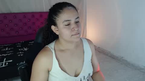 Snapshot of diana_muscle chatting on 02-18-26, 01:45 diana online show from 02-18-26, 01:45