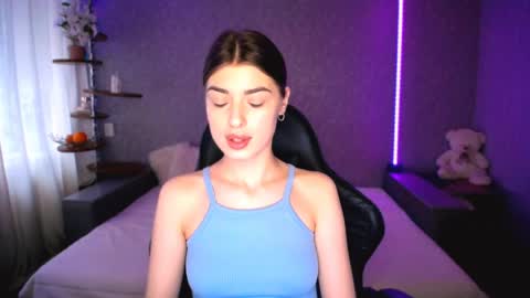 Snapshot of dianaa_lee chatting on 05-18-26, 01:06 DIANA online show from 05-18-26, 01:06