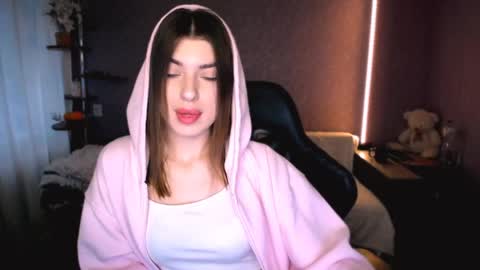 Snapshot of dianaa_lee chatting on 05-30-26, 12:46 DIANA online show from 05-30-26, 12:46