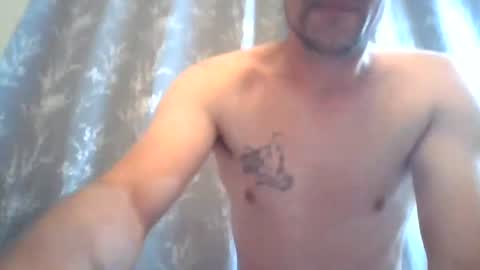 Snapshot of dickxxxd chatting on 07-12-26, 12:23 dickxxxd online show from 07-12-26, 12:23