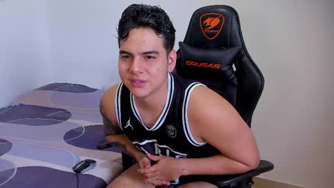 Snapshot of diego_cazas chatting on 06-28-26, 04:02 DIEGO CAZAS online show from 06-28-26, 04:02