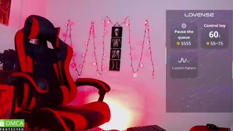 Snapshot of diilanhot chatting on 03-08-26, 02:04 Dylan online show from 03-08-26, 02:04