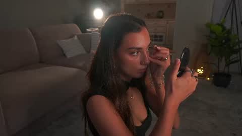 Snapshot of dinacaguimbal chatting on 07-19-26, 11:03 Dina and ill be glad to be here with you follow to me online show from 07-19-26, 11:03