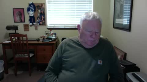 dirtrider195080438 online show from 04-10-26, 08:13