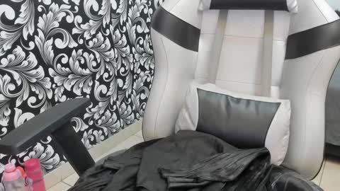 Violet online show from 02-01-25, 12:29