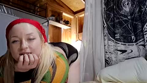 Daisy Wylde online show from 05-11-26, 11:27
