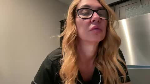 Snapshot of dirtydaisylou chatting on 04-02-26, 04:04 Daisy online show from 04-02-26, 04:04