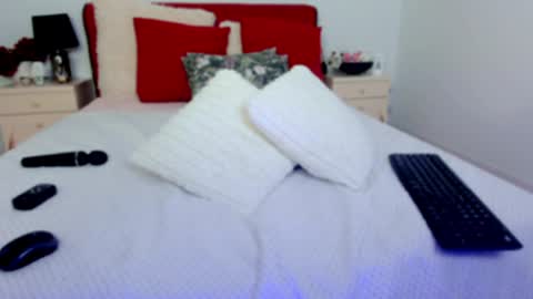 Chloe online show from 04-06-26, 09:10