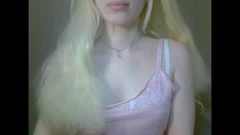 DitaMilton online show from 04-30-26, 08:57