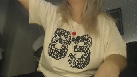 Snapshot of divineblond chatting on 02-24-26, 05:44 Alexxa online show from 02-24-26, 05:44