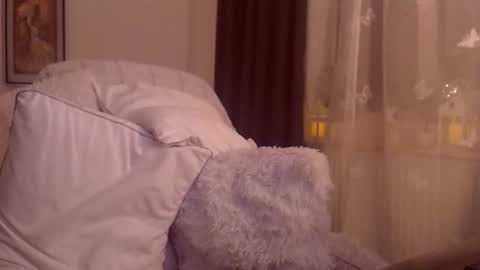 Snapshot of divineblond chatting on 03-09-26, 10:03 Alexxa online show from 03-09-26, 10:03