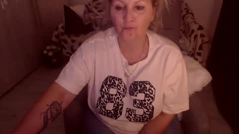 Snapshot of divineblond chatting on 03-16-26, 10:58 Alexxa online show from 03-16-26, 10:58