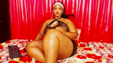 Snapshot of divinebooty93 chatting on 06-29-26, 11:54 divinebooty93 online show from 06-29-26, 11:54