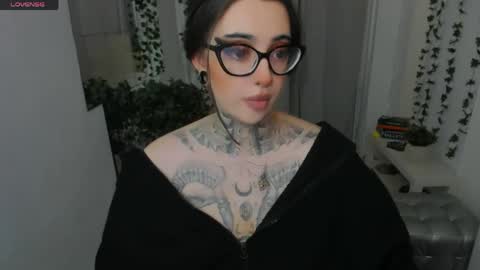 dixipixi_ online show from 05-24-26, 05:34