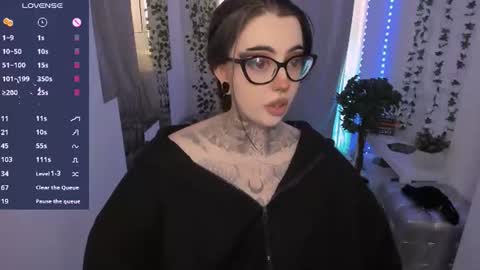 Snapshot of dixipixi_ chatting on 06-19-26, 06:29 dixipixi_ online show from 06-19-26, 06:29