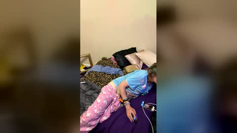 diztraxtion2468 online show from 04-09-26, 06:19