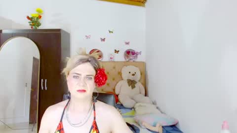 Snapshot of dolldirtyxxx1 chatting on 06-28-26, 06:14 ilona online show from 06-28-26, 06:14