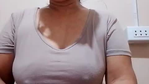 Snapshot of dolly926661 chatting on 05-28-26, 09:45 dolly926661 online show from 05-28-26, 09:45