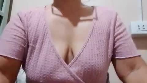 Snapshot of dolly926661 chatting on 06-27-26, 09:36 dolly926661 online show from 06-27-26, 09:36