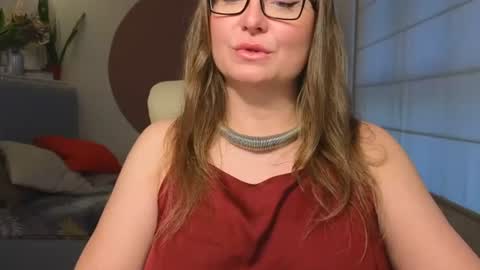 Snapshot of dom_mummy chatting on 06-14-26, 06:26 DOM MUMMY online show from 06-14-26, 06:26
