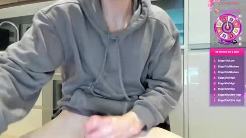 Alex...  online show from 03-03-26, 12:44