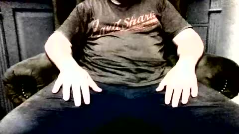 Snapshot of dominatordaddy1982 chatting on 06-06-26, 04:44 dominatordaddy1982 online show from 06-06-26, 04:44