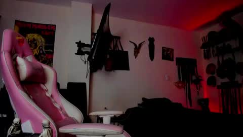 Snapshot of dominatrixblue chatting on 05-13-26, 06:16 Dom Blue online show from 05-13-26, 06:16