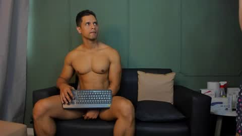 Snapshot of dominc_berry chatting on 06-12-26, 12:37 Dominc berry online show from 06-12-26, 12:37