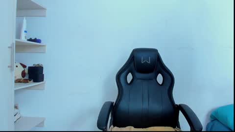 Snapshot of dominic_smith_ chatting on 12-21-24, 11:34 dominic_smith_ online show from 12-21-24, 11:34