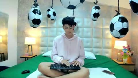 DOMINIC  online show from 06-13-26, 07:34