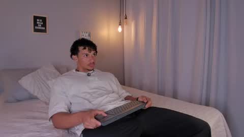 Dominik Drake online show from 04-21-26, 12:22