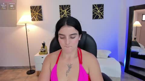 Snapshot of dominika_lovy chatting on 04-27-26, 08:40 Dominika online show from 04-27-26, 08:40