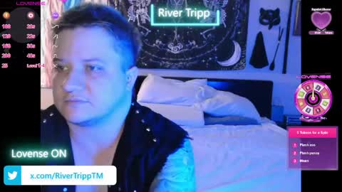Snapshot of dominixziz chatting on 05-25-26, 03:56 River Tripp online show from 05-25-26, 03:56