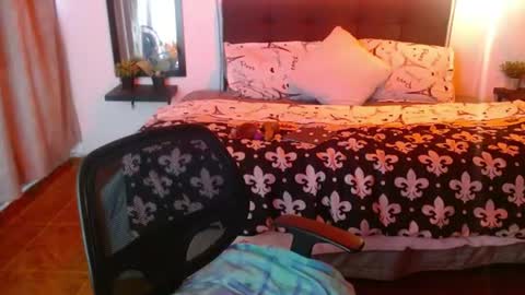 Snapshot of domink_gilr chatting on 06-22-26, 07:00 D O M I N K online show from 06-22-26, 07:00