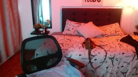 Snapshot of domink_gilr chatting on 06-30-26, 07:37 D O M I N K online show from 06-30-26, 07:37