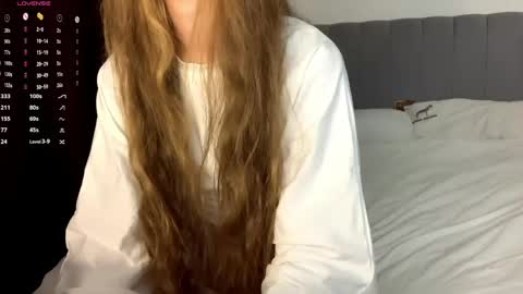 Snapshot of domitilabarrus chatting on 05-07-26, 01:44 Kira online show from 05-07-26, 01:44