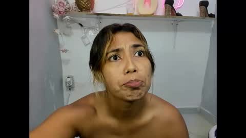 dona_tella online show from 06-03-26, 02:33