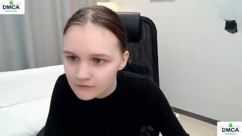 Snapshot of donnasia chatting on 04-14-26, 09:15 Sia online show from 04-14-26, 09:15