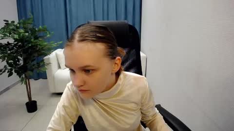 Sia online show from 05-22-26, 11:05