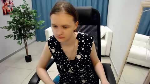Sia online show from 05-26-26, 10:44