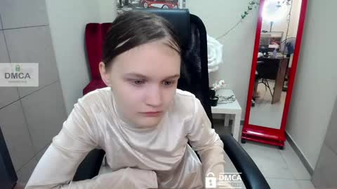 Sia online show from 05-31-26, 06:10