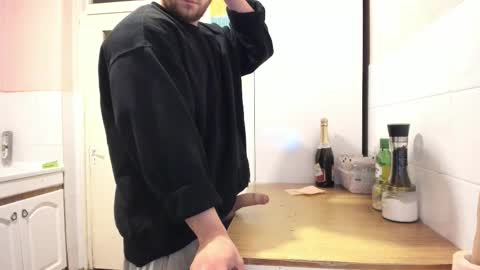 Snapshot of doriancretu95 chatting on 01-18-26, 02:04 menu below online show from 01-18-26, 02:04