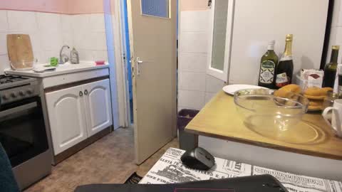 Snapshot of doriancretu95 chatting on 03-21-26, 03:04 menu below online show from 03-21-26, 03:04