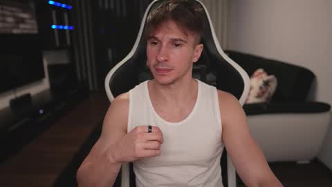 Snapshot of dorianreyes chatting on 10-26-25, 02:06 Dorian Reyes online show from 10-26-25, 02:06